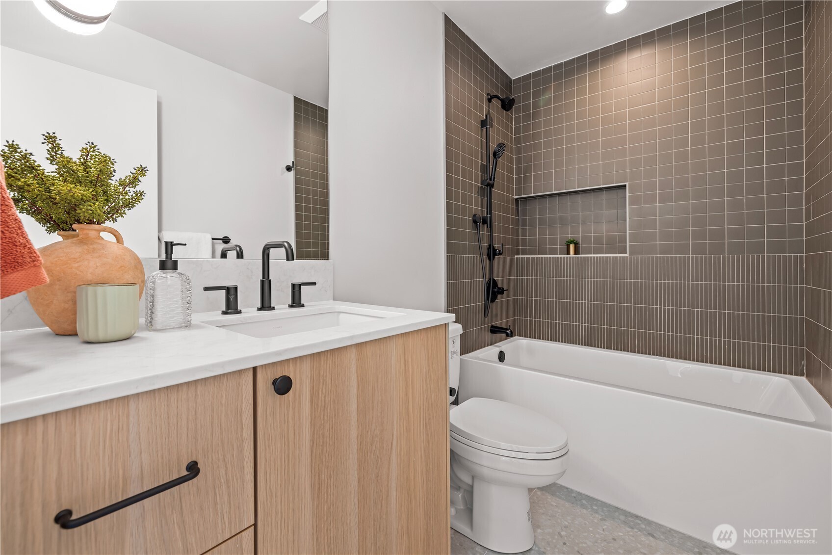 3022 NE 95th Seattle WA 98115