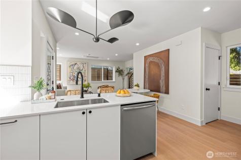 3022 NE 95th Seattle WA 98115