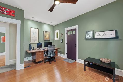934 30th Avenue Seattle WA 98122