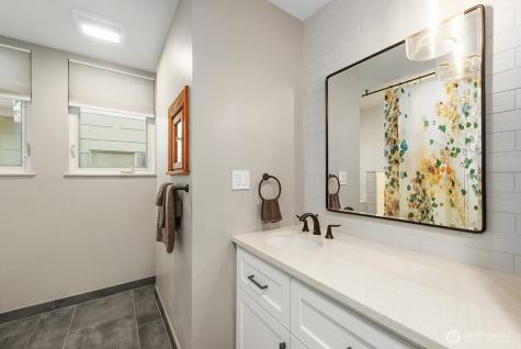 934 30th Avenue Seattle WA 98122