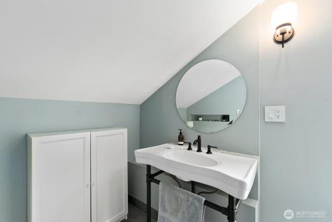 934 30th Avenue Seattle WA 98122