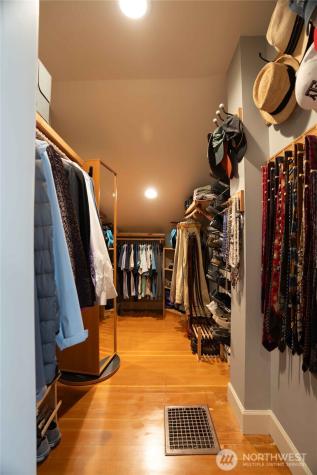 934 30th Avenue Seattle WA 98122