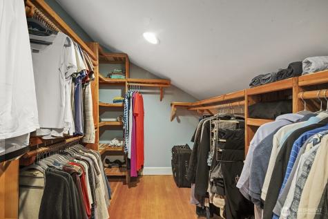934 30th Avenue Seattle WA 98122