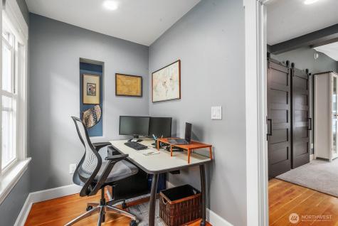 934 30th Avenue Seattle WA 98122