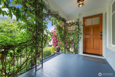 934 30th Avenue Seattle WA 98122