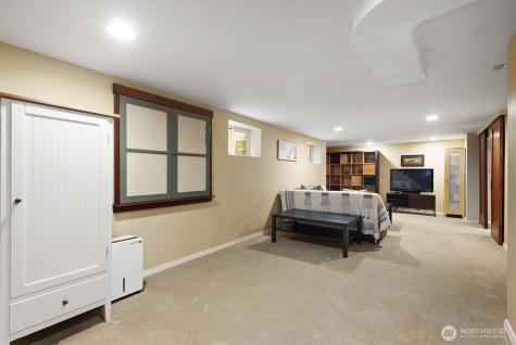 934 30th Avenue Seattle WA 98122