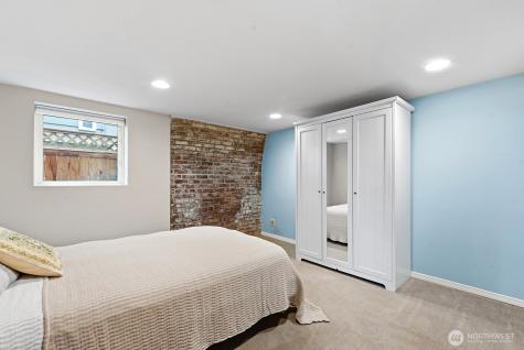 934 30th Avenue Seattle WA 98122