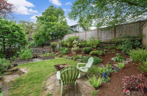 934 30th Avenue Seattle WA 98122
