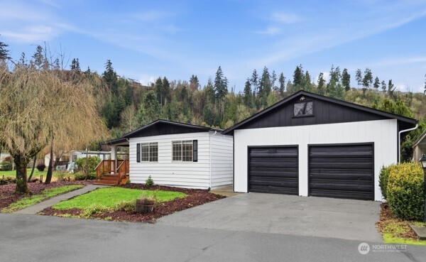 8512 144th Avenue E Puyallup WA 98372