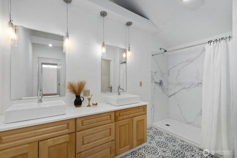 11613 SW Shawnee Vashon WA 98070