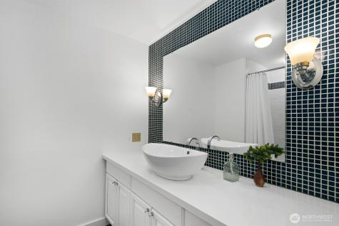 11613 SW Shawnee Vashon WA 98070