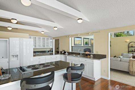 11613 SW Shawnee Vashon WA 98070