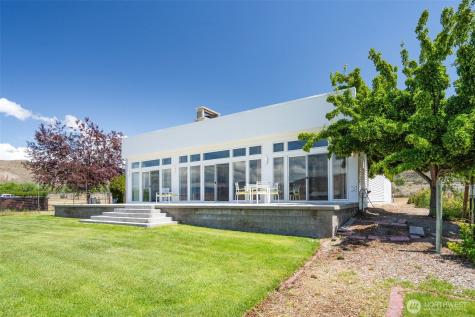 16 Westlund Drive Oroville WA 98844