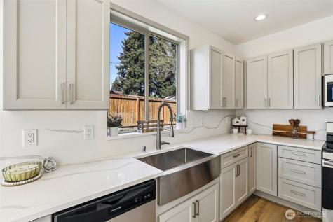 4051 E J Street Tacoma WA 98404