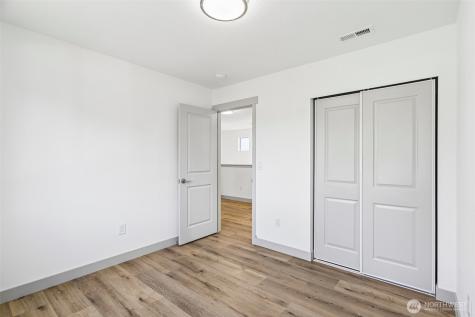 4051 E J Street Tacoma WA 98404