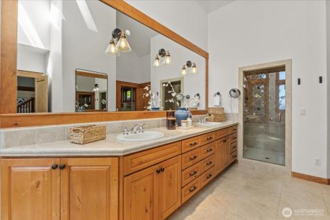 13748 242nd Avenue NE Woodinville WA 98077