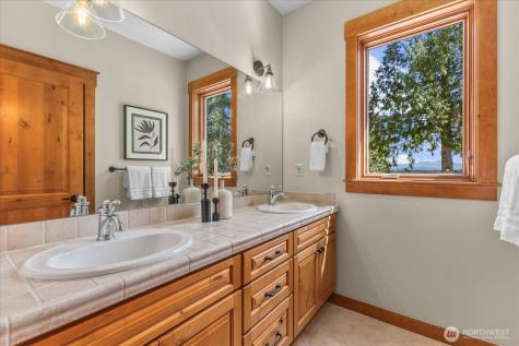 13748 242nd Avenue NE Woodinville WA 98077