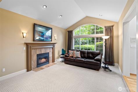2121 90th Street E Tacoma WA 98445