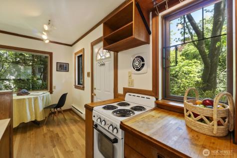 1919 32nd Avenue W Seattle WA 98199