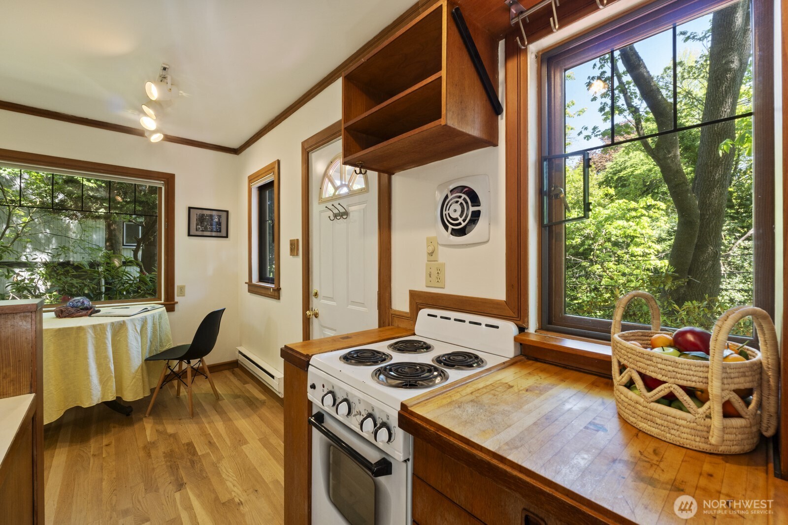 1919 32nd Avenue W Seattle WA 98199