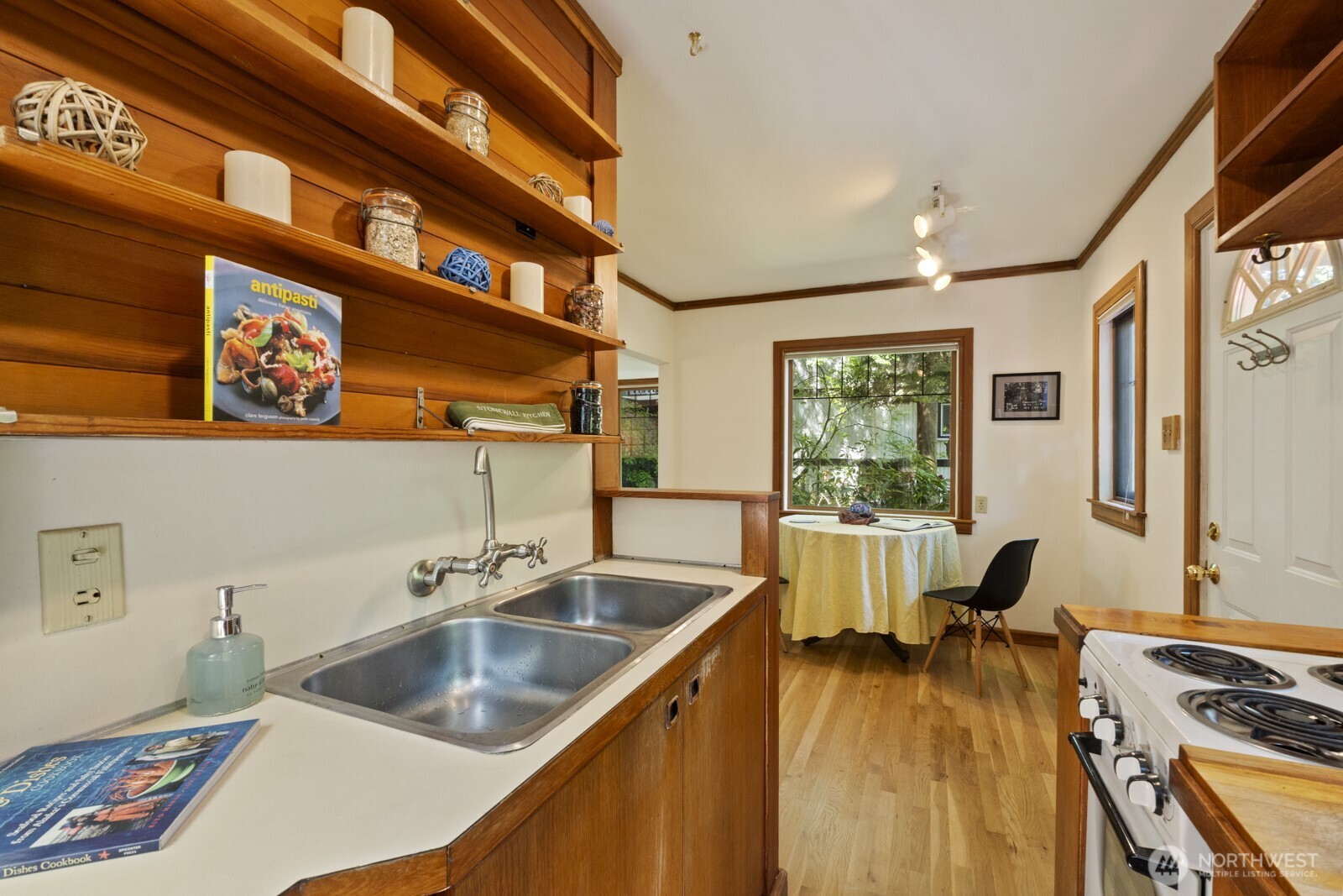 1919 32nd Avenue W Seattle WA 98199