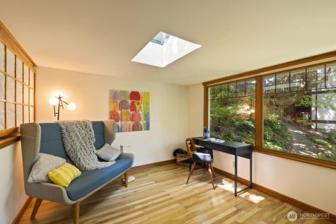 1919 32nd Avenue W Seattle WA 98199