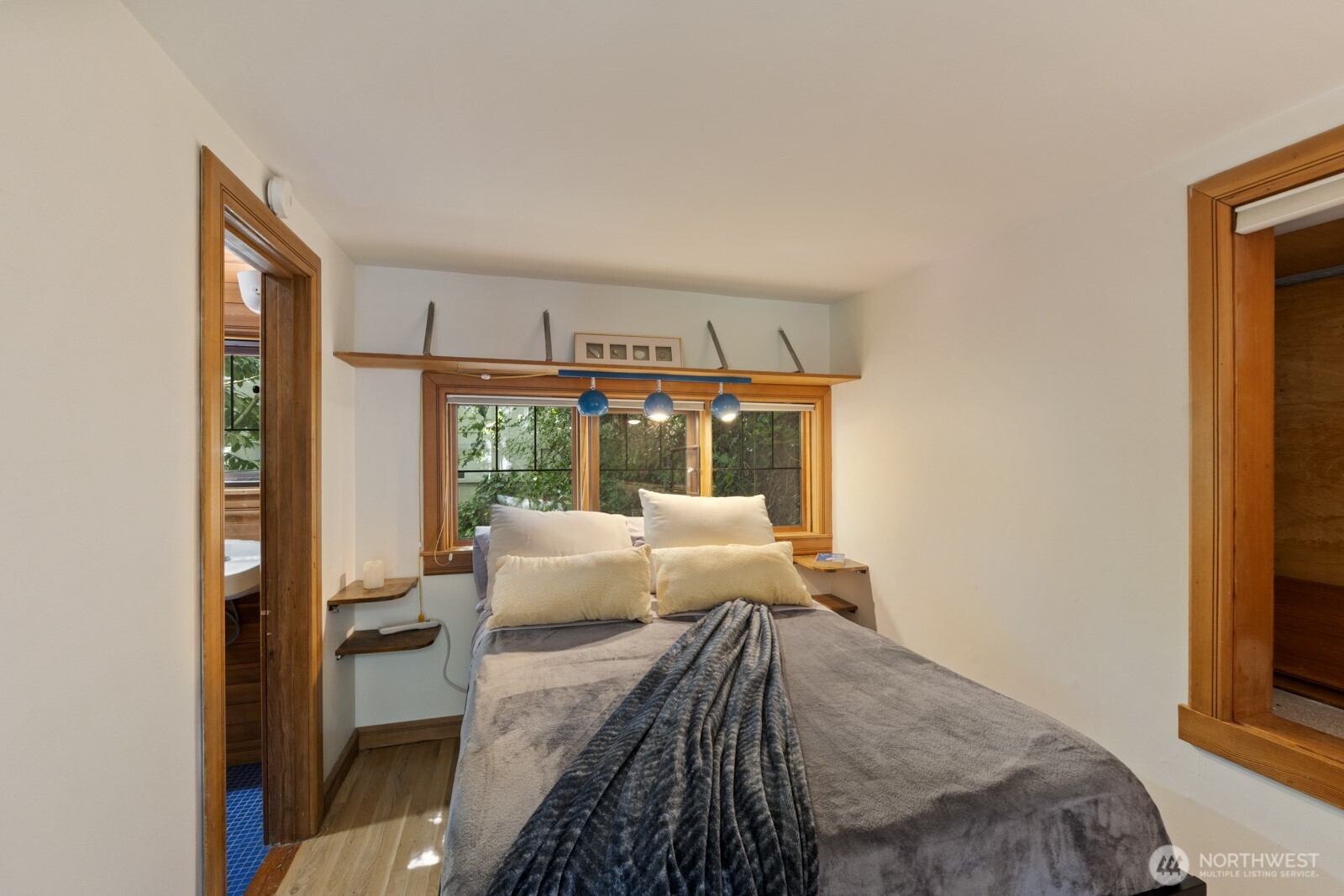 1919 32nd Avenue W Seattle WA 98199