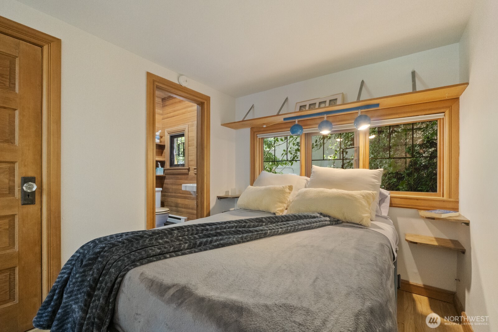 1919 32nd Avenue W Seattle WA 98199