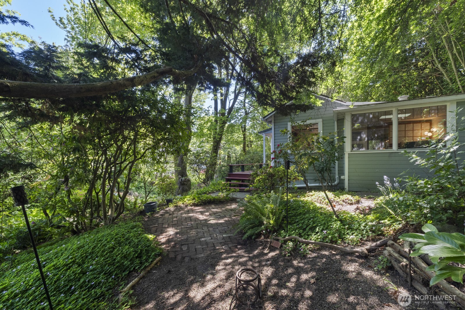 1919 32nd Avenue W Seattle WA 98199