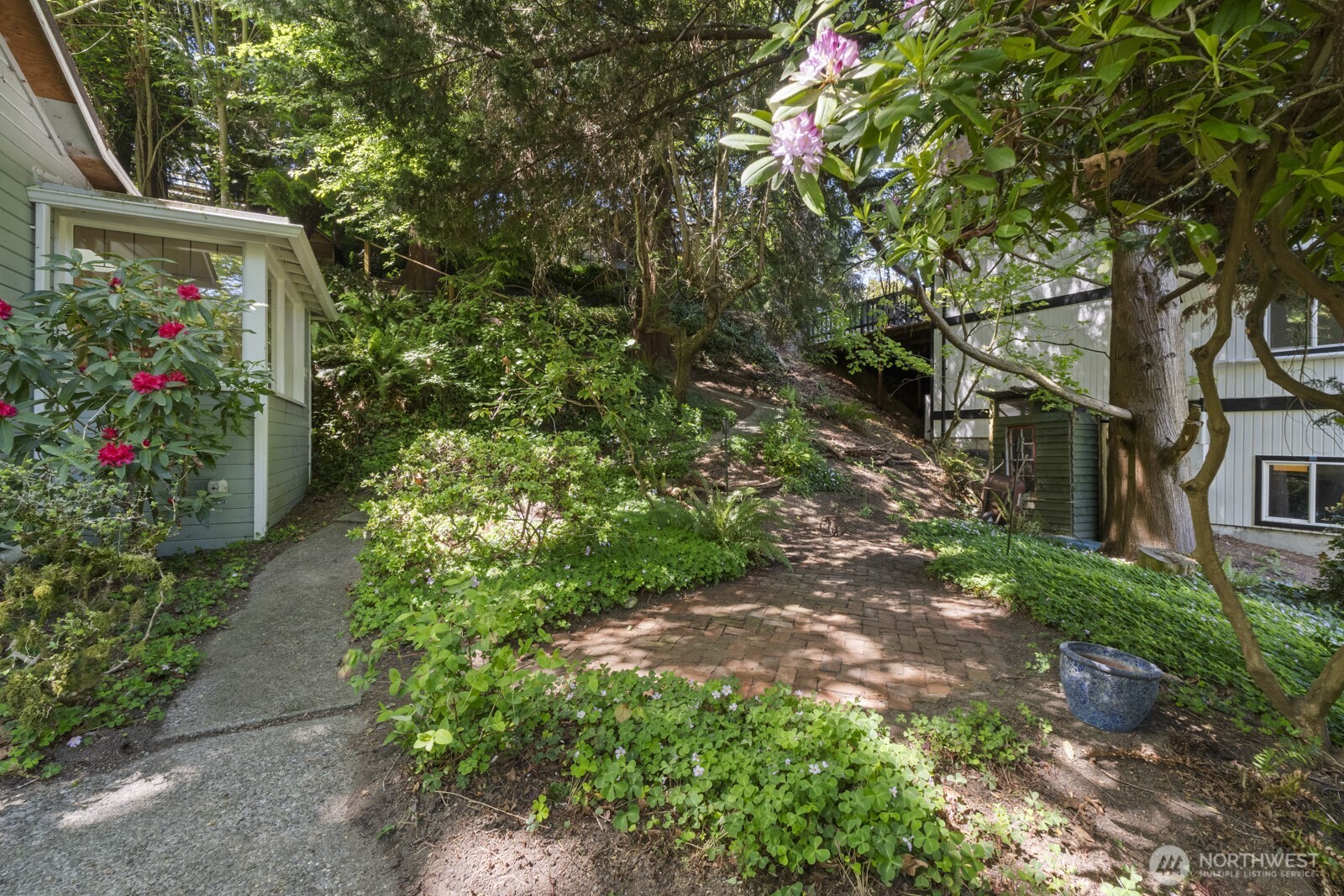1919 32nd Avenue W Seattle WA 98199