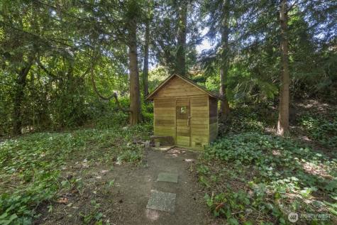 1919 32nd Avenue W Seattle WA 98199