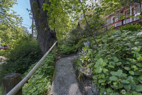 1919 32nd Avenue W Seattle WA 98199