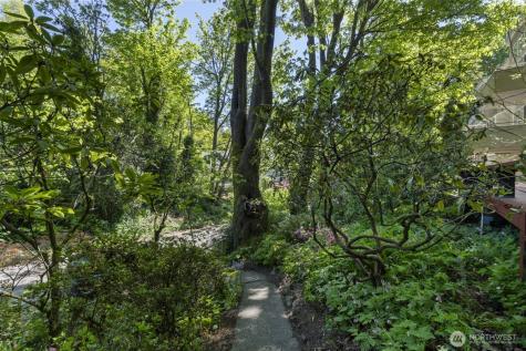1919 32nd Avenue W Seattle WA 98199
