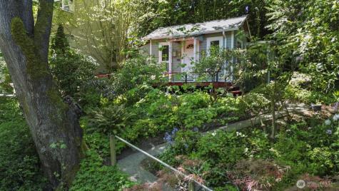 1919 32nd Avenue W Seattle WA 98199