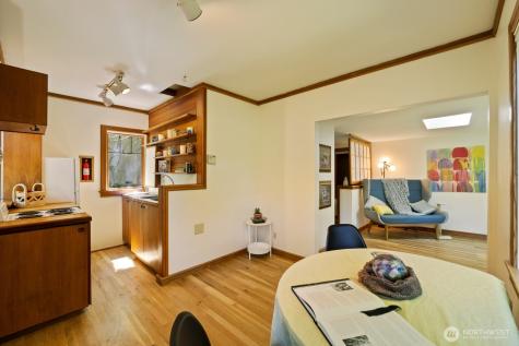 1919 32nd Avenue W Seattle WA 98199
