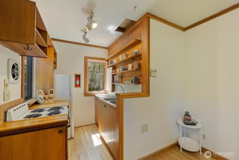 1919 32nd Avenue W Seattle WA 98199