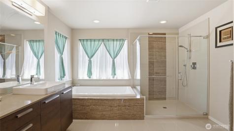 3709 NE 24th Street Renton WA 98056