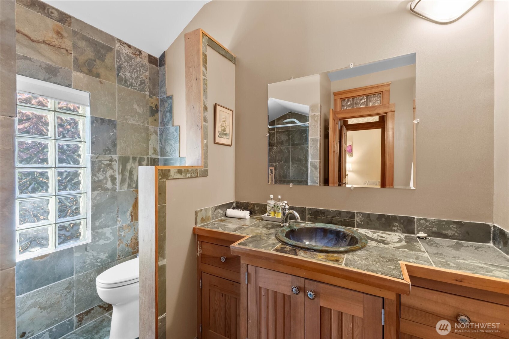 1517 Fairvew Street Bellingham WA 98229