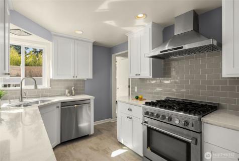 13703 Palatine Avenue N Seattle WA 98133