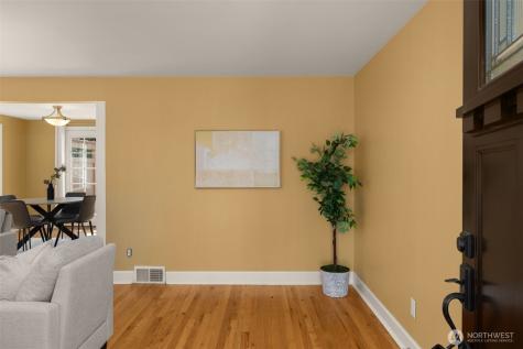 13703 Palatine Avenue N Seattle WA 98133