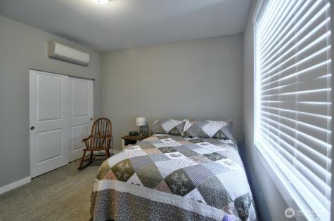 701 Myers Street SE Rainier WA 98576