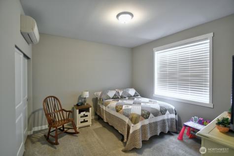 701 Myers Street SE Rainier WA 98576