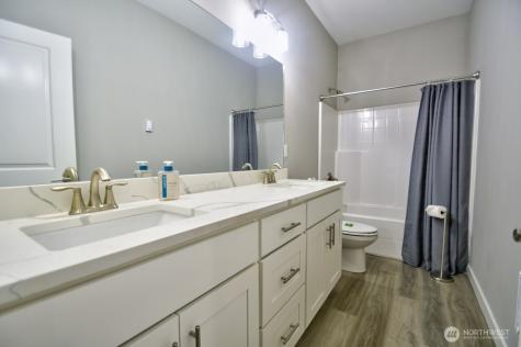 701 Myers Street SE Rainier WA 98576
