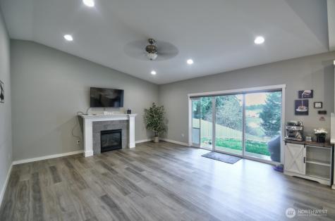 701 Myers Street SE Rainier WA 98576