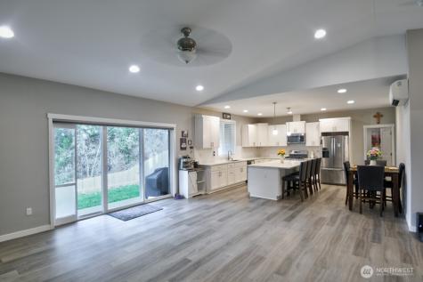 701 Myers Street SE Rainier WA 98576