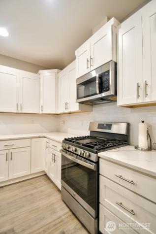 701 Myers Street SE Rainier WA 98576