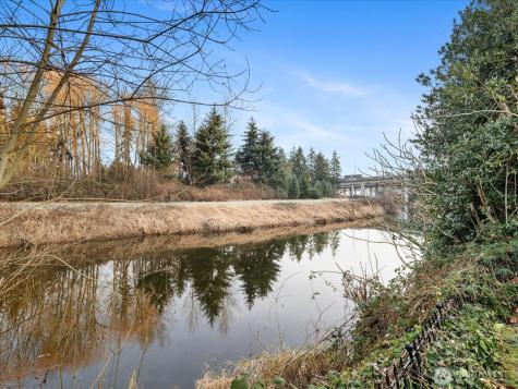 11510 E Riverside Drive Bothell WA 98011
