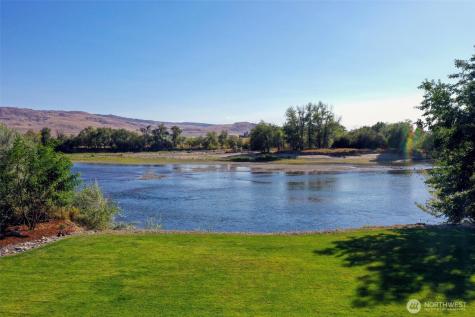 725 Okoma Drive Omak WA 98841