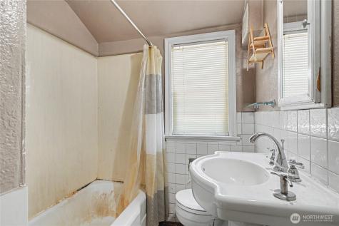 6422 28th Avenue S Seattle WA 98108