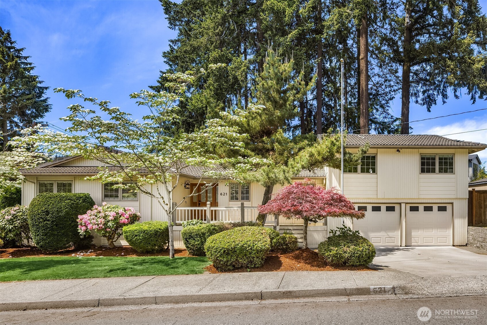 621 128th Avenue SE Bellevue WA 98005
